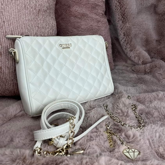 GUESS bag with gold details - Picture 3 of 9